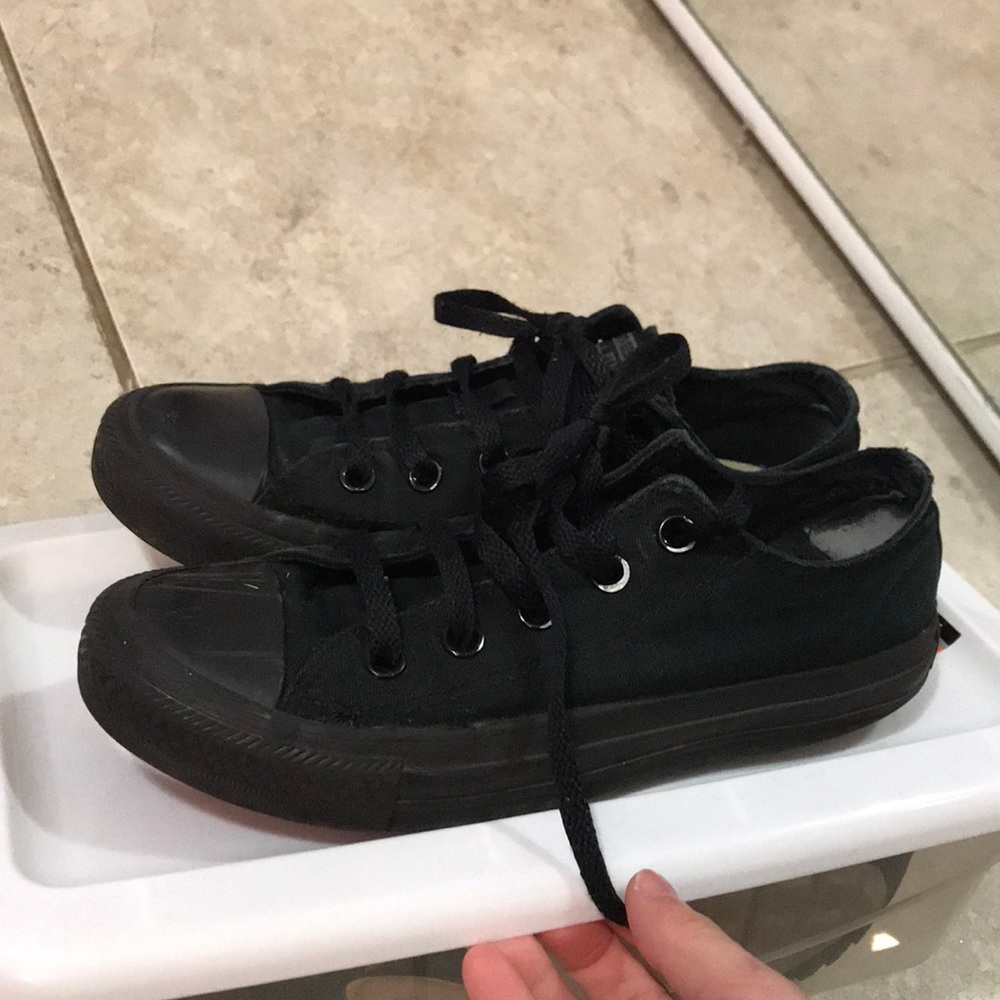 All black converse low top